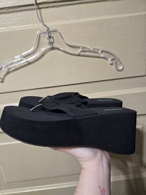 Colin Stuart X Victoria's Secret Y2K Black Platform Flip Flop Sandals NIP 11